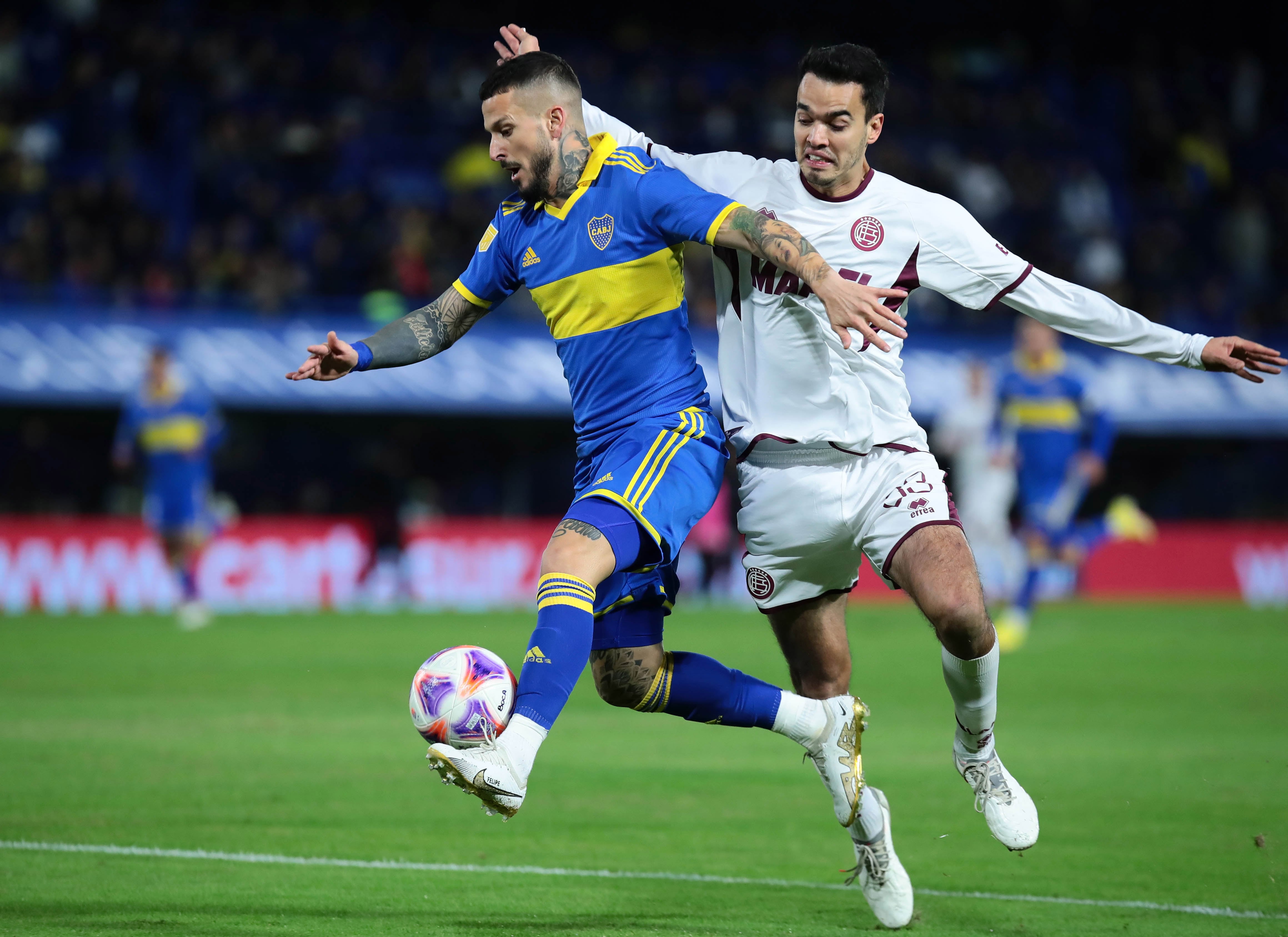 Benedetto en acción en Boca ante Lanús. 