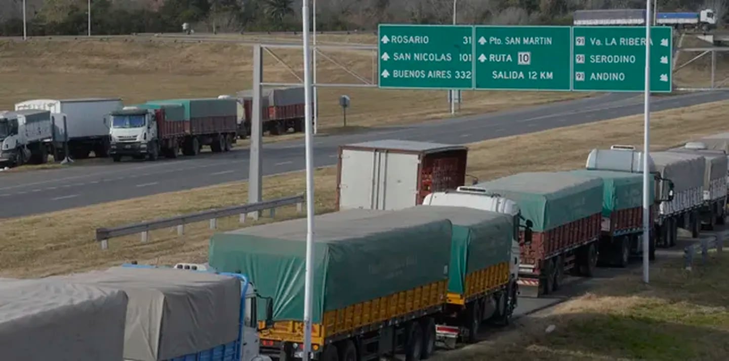 Se aprovechó de los piquetes y empezó a cobrarles una suerte de “peaje”. Foto: Web