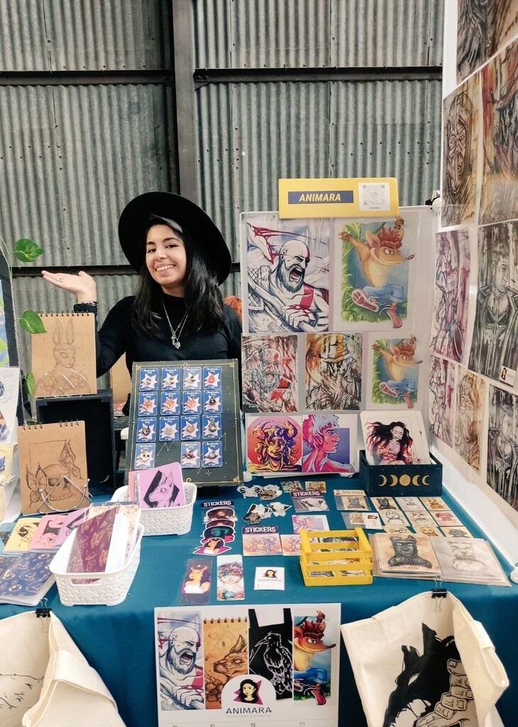 Mariana Domínguez, la joven de 28 años que murió por una bala perdida en Godoy Cruz. Tenía un emprendimiento con sus ilustraciones y trabajos de animación. Estudiaba diseño gráfico. (Gentileza)