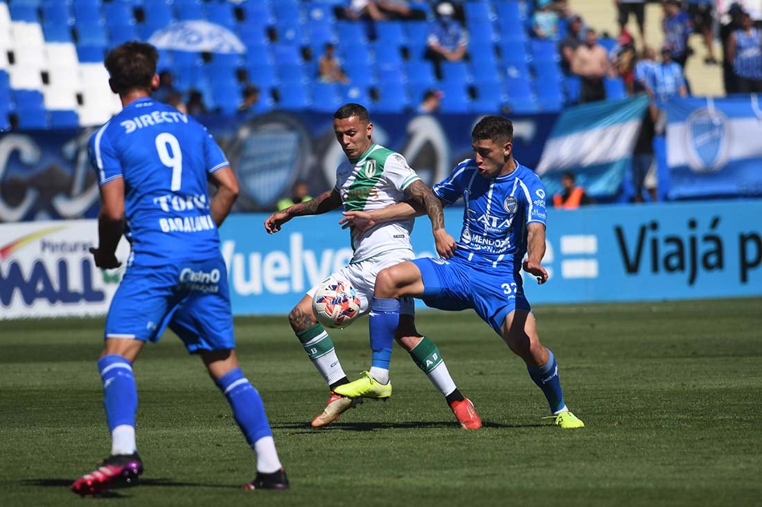 Liga Profesional de Futbol, Godoy Cruz Antonio Tomba vs. Banfield en el estadio Malvinas Argentinas.
Godoy Cruz 2  Banfield 1.
Foto: José Gutierrez.