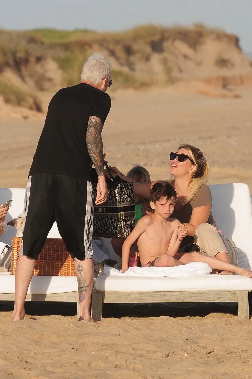 Marcelo Tinelli, con Wanda Nara en Punta del Este.  (Marcelo Rodríguez, Revista Hola)