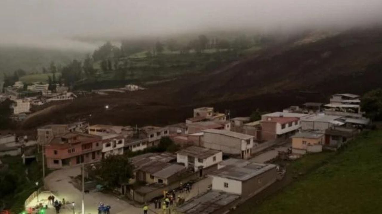 Así quedó Alausí luego del desplazamiento de tierra. Foto: captura de pantalla.