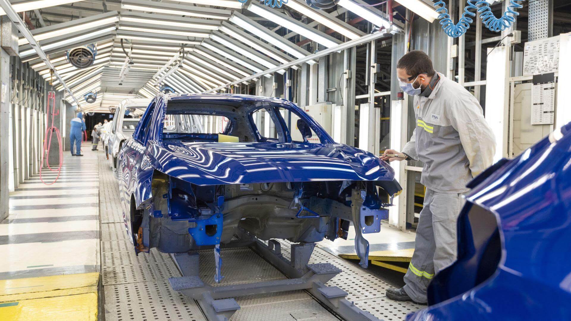 Argentina vuelve a fabricar un auto luego de un período de 4 años en la Planta El Palomar. 