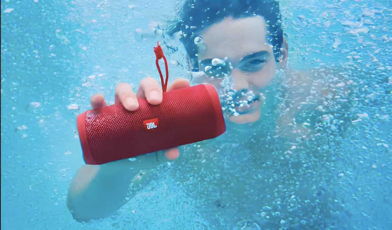 Parlante inalámbrico resistente al agua JBL Charge 5