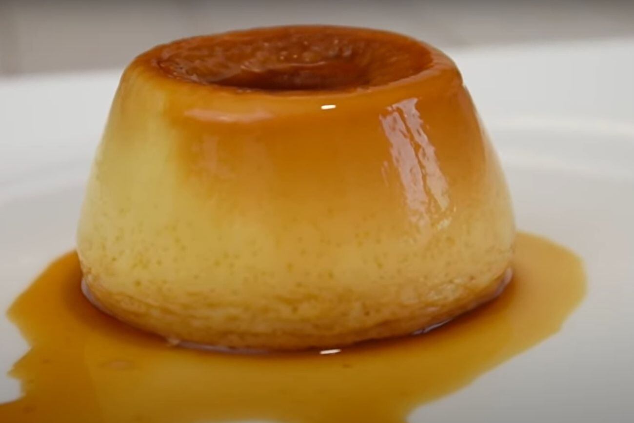 Flan casero en taza y en microondas.