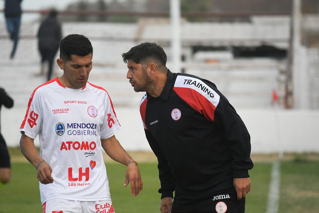 Fútbol Federal A Huracán Las Heras vs. Peñarokl de San Juan en cancha de Huracán
Alejandro Abaurre D.T. de Huracán
Foto: José Gutierrez / Los Andes 