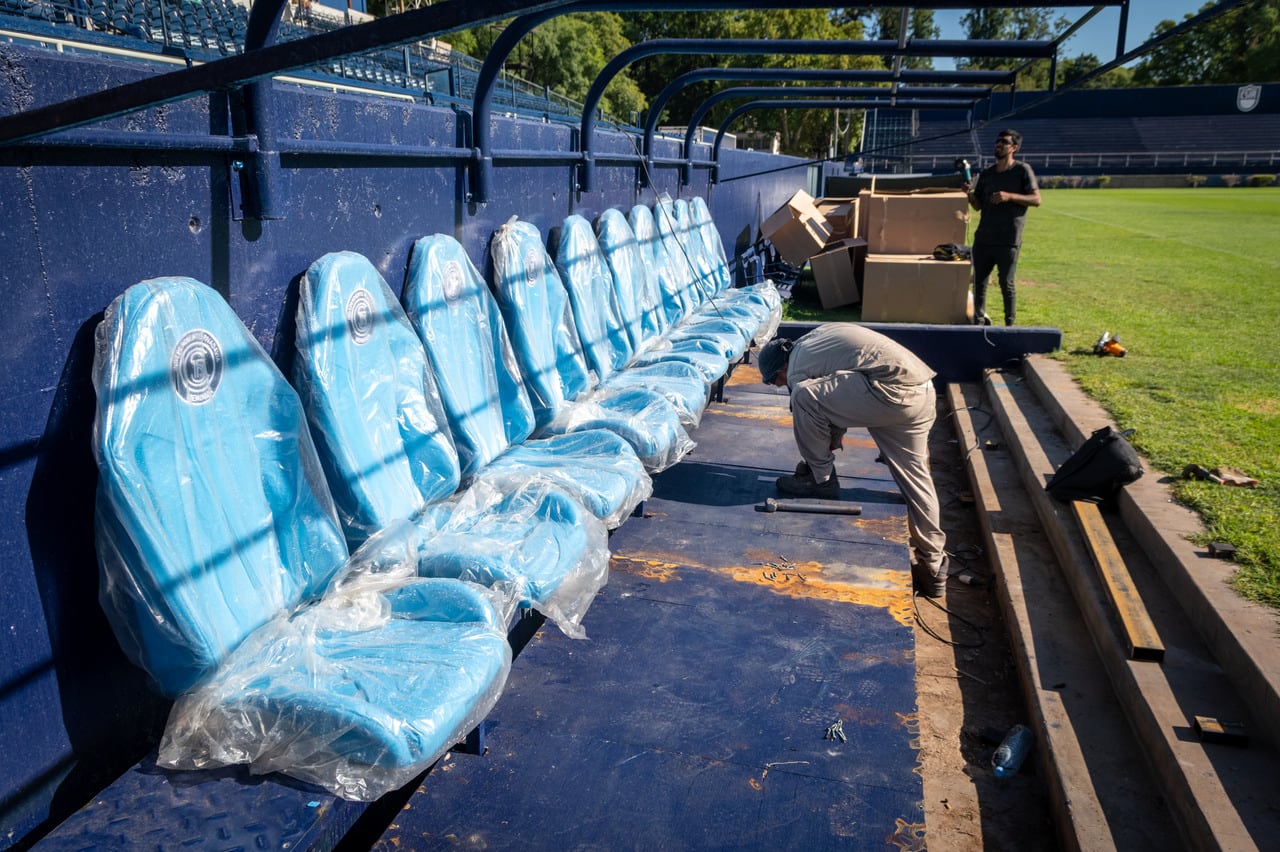 Los bancos de suplentes, con butacas nuevas. 

Foto: Ignacio Blanco / Los Andes