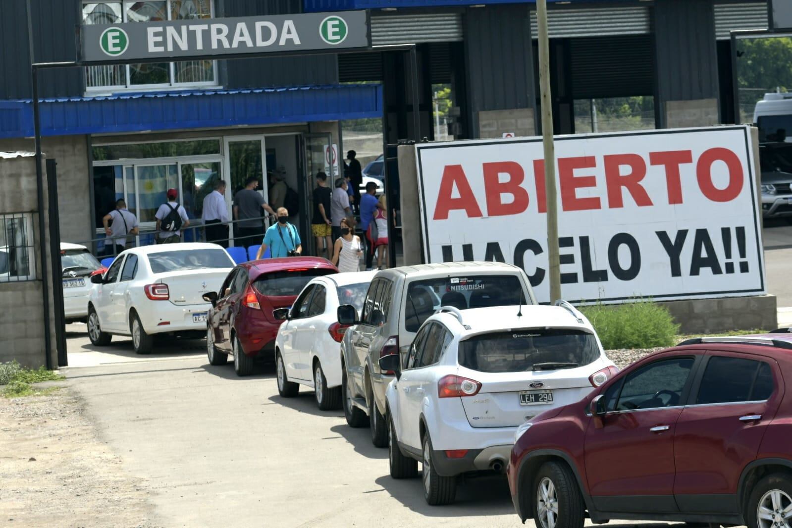 RTO: recomiendan estar atento a la confirmación del turno en el momento en que aparece en pantalla. Foto: Orlando Pelichotti / Los Andes.