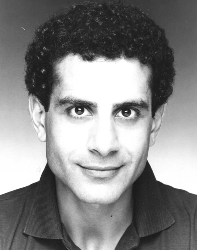 Tony Shalhoub en sus inicios