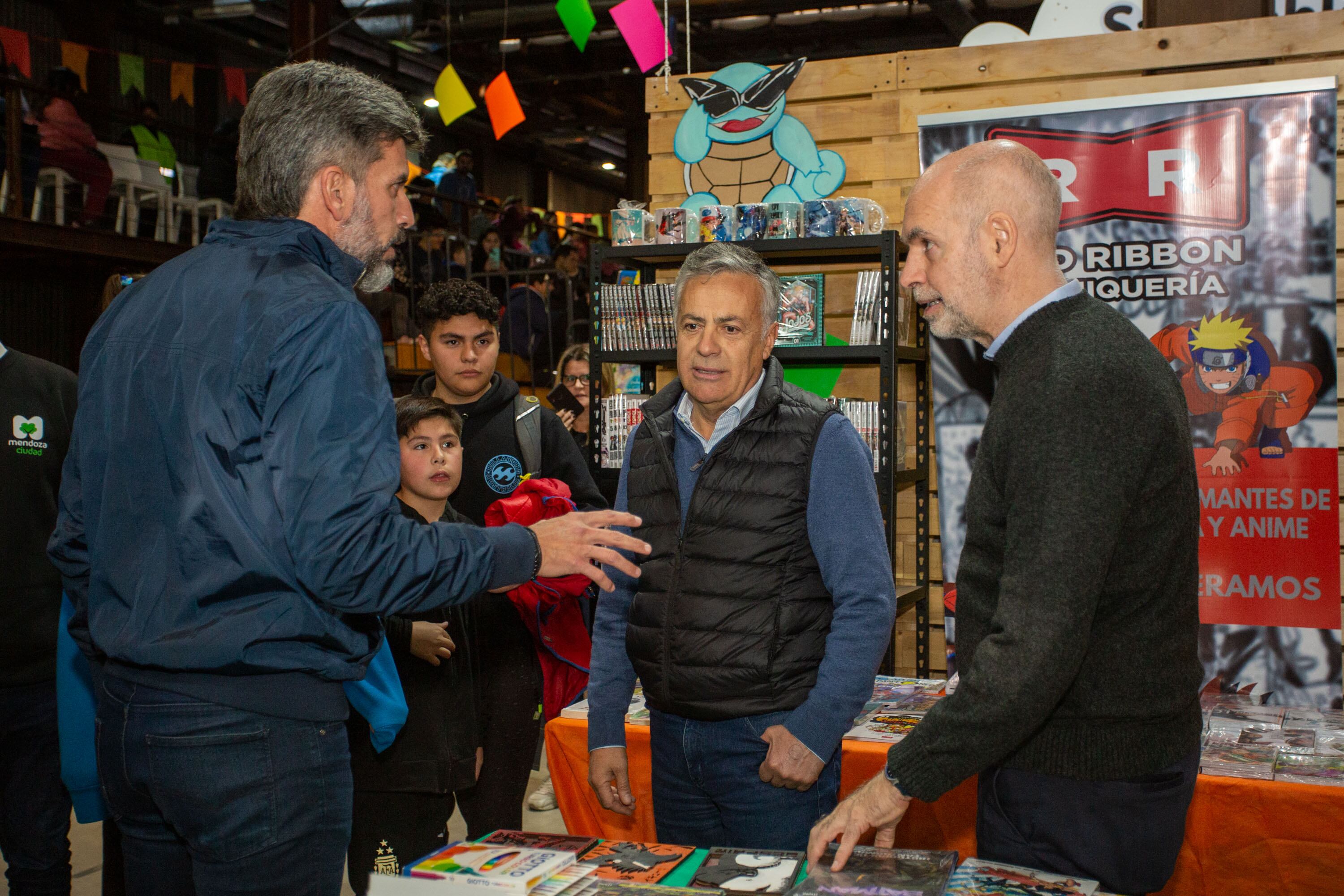 Ulpiano Suarez visitó la Ciudad de los Chicos en la Nave y las diferentes propuestas junto a Horacio Rodríguez Larreta, Jefe de Gobierno porteño, y a Alfredo Cornejo, senador nacional. Foto: Prensa Ciudad de Mendoza