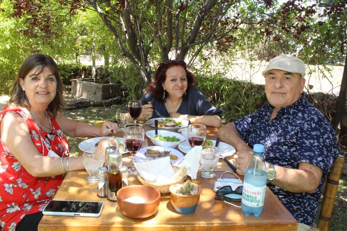 Norma Miranda, Nelly Flores y Pablo Gómez.