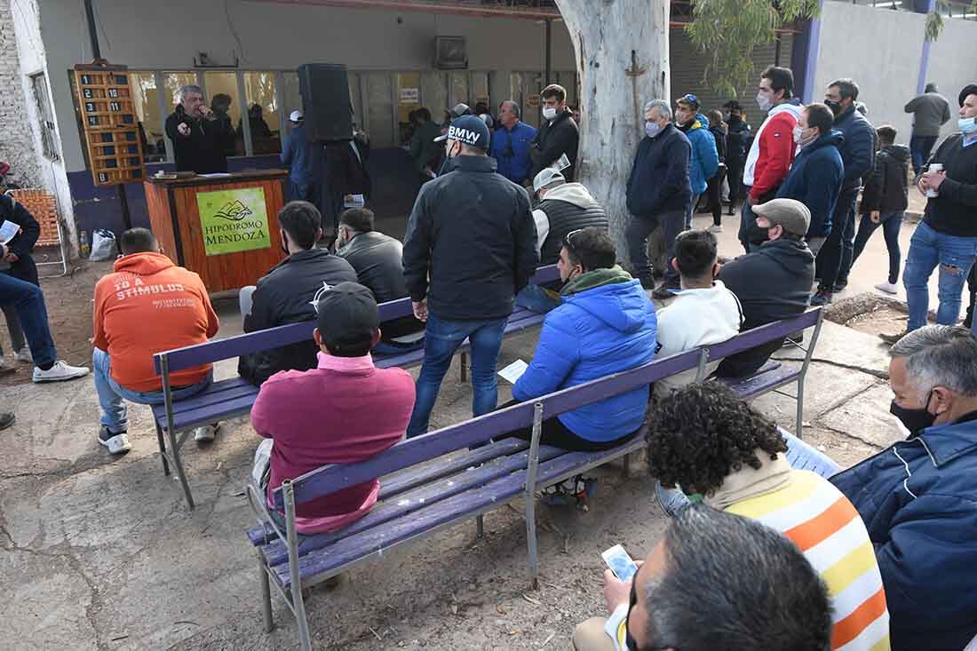 Apuestas de lotes de los propietarios para la 10ma carrera, premio Santo Patrono Santiago,