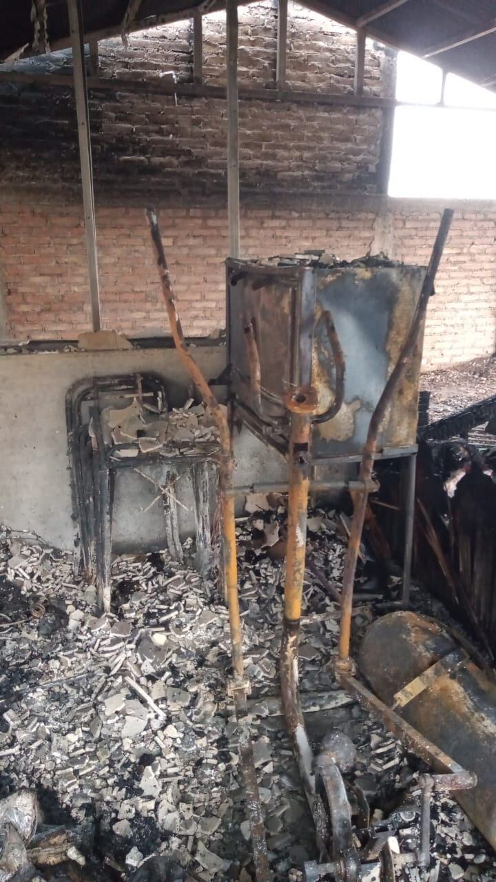 “Fue todo en cuestión de segundos; en menos de 5 minutos ya no había casa”, resumió Verónica, una de las mujeres que vive en la casa que se incendió en Kilómetro 11.