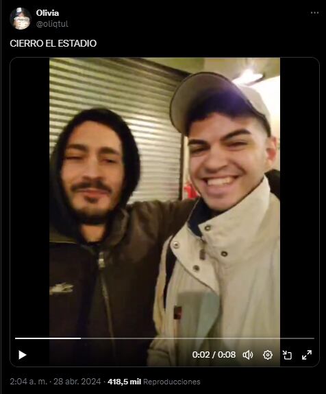 El tuit de la joven que se volvió viral en X.