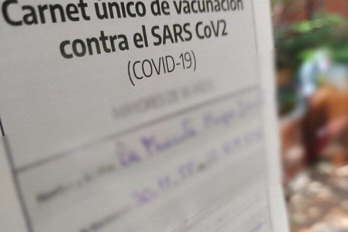 ¿Esquema completo? ¿Cuarta y quinta dosis? Estas son las vacunas que se exigen para entrar a Chile