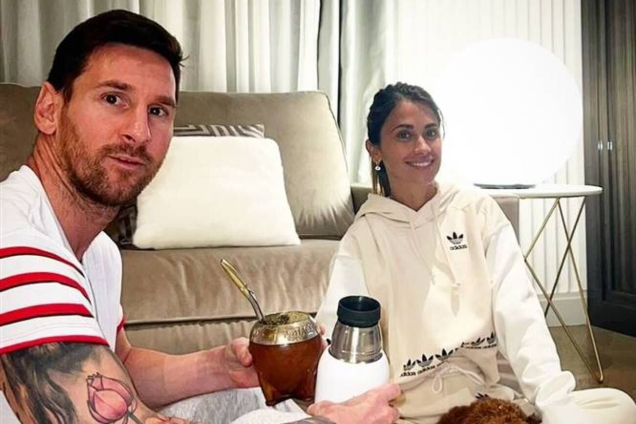 Leo Messi y su familia viven en una casa de dos pisos y 300 m2. (Internet)