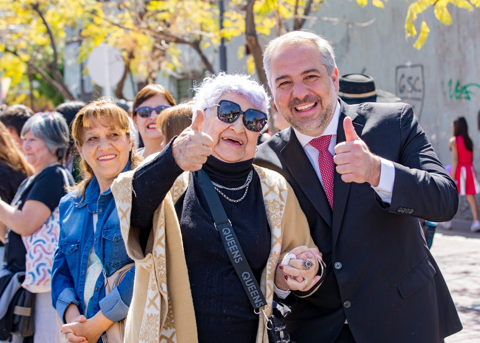 Masiva celebración por las calles de Maipú