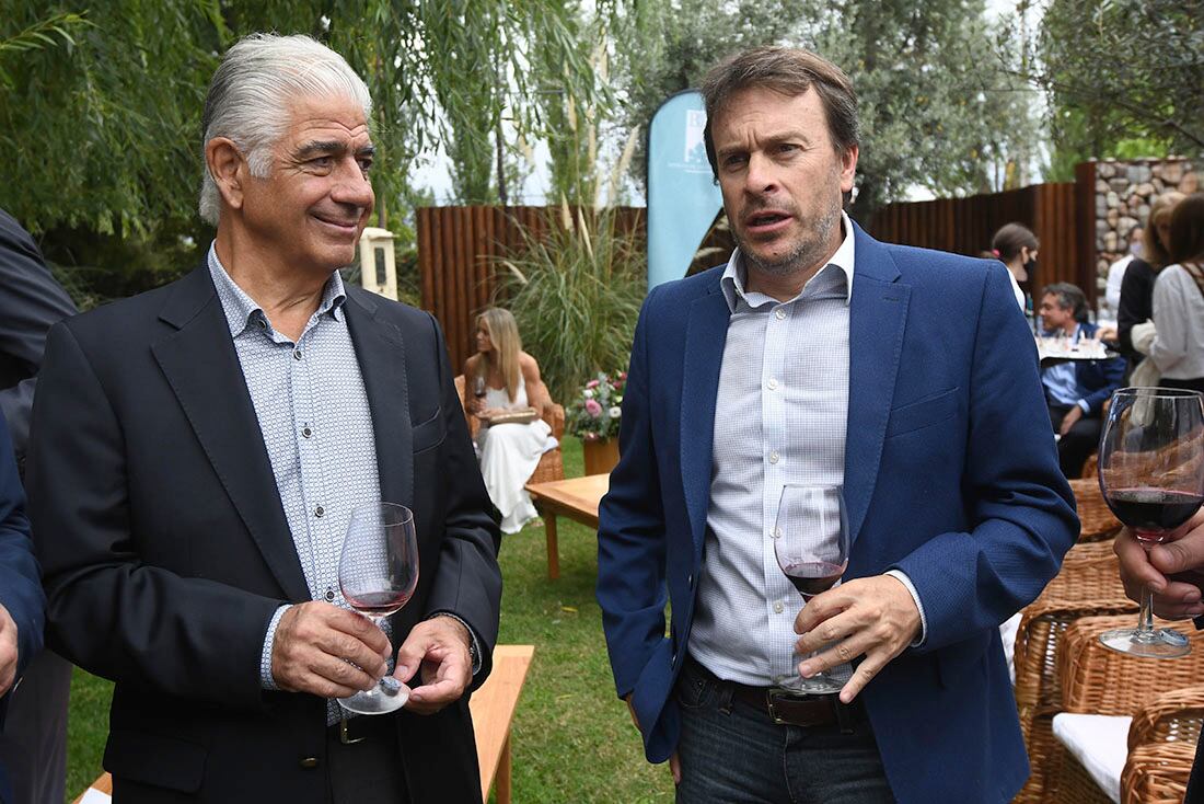 Angel Vespa junto a Lisandro Nieri durante el agasajo de Bodegas de Argentina. Foto: José Gutiérrez  / Los Andes  