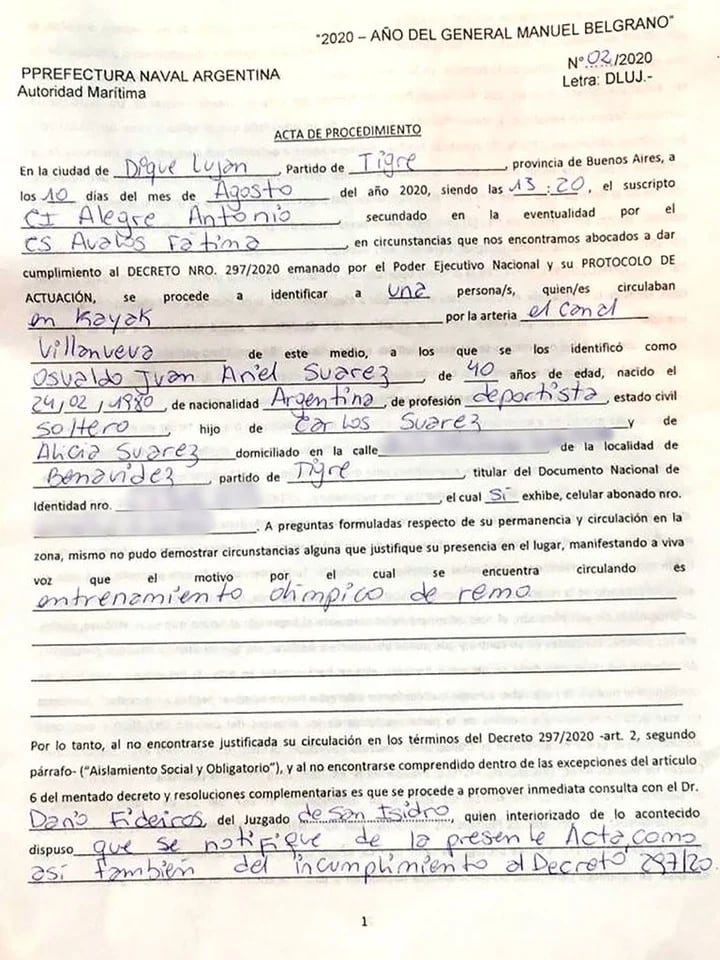 Tras el entrenamiento, personal de Prefectura le labró un acta por haber incumplido las normas. / Clarín