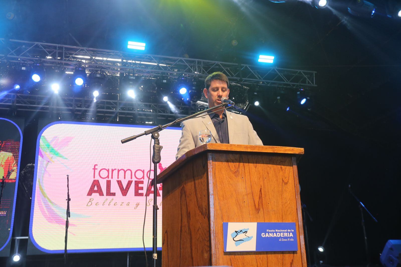 El presidente de la Cámara de Comercio, Industria, Agricultura y Ganadería de General Alvear, Ramiro Labay, en la 43° edición de la Fiesta Nacional de la Ganadería de Zonas Áridas. Foto: Gentileza