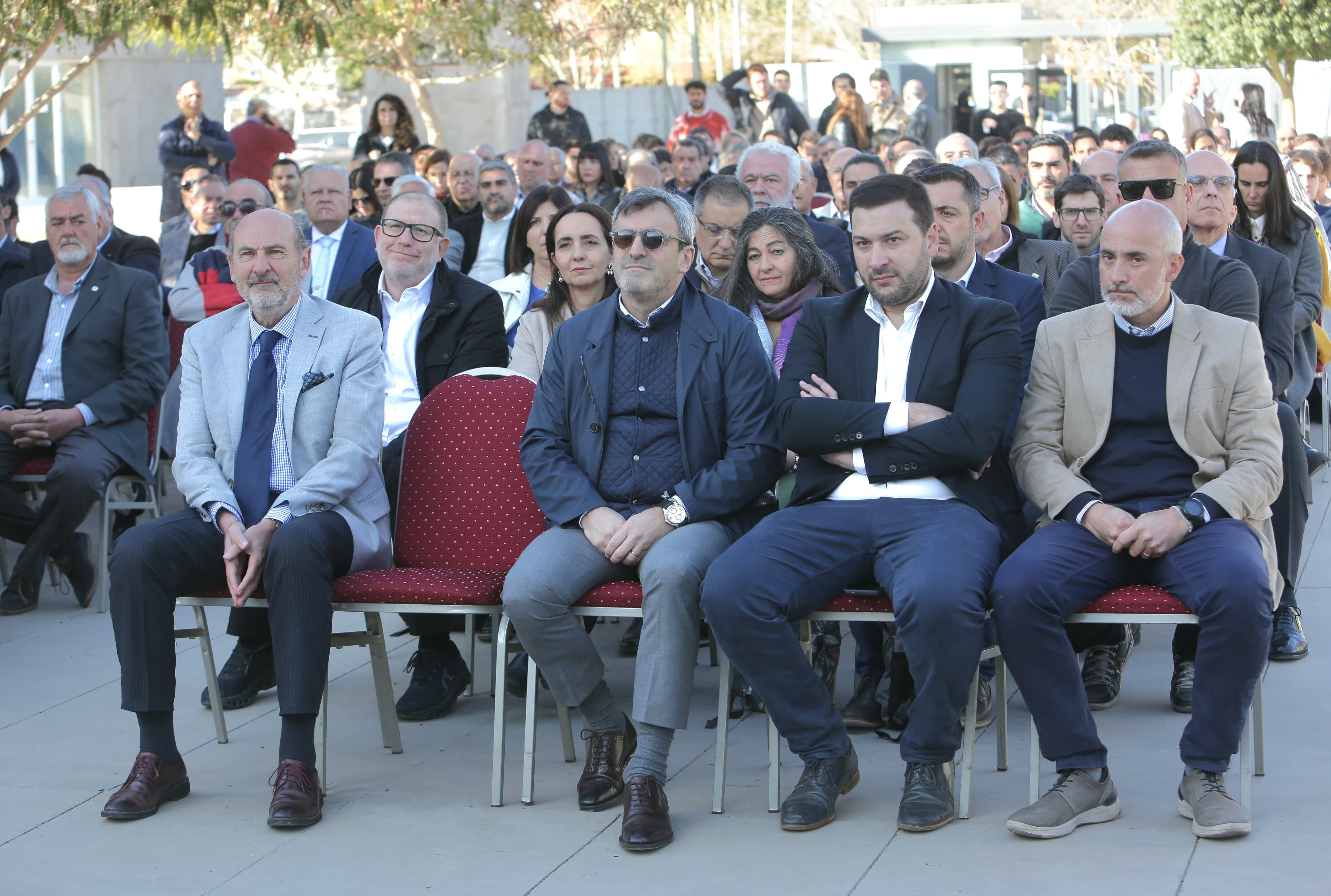 El ministro de Producción, Rodolfo Vargas Arizu; Martín Rappallini (vicepresidente de UIA); Mauricio Pinti Clop y Federico Morabito del Ministerio de Producción. Semana de la Industria en el parque TIC (Gentileza)