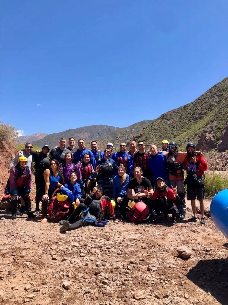 La Generación Dorada celebra en una jornada a puro rafting. Foto: Potrerillos explorer