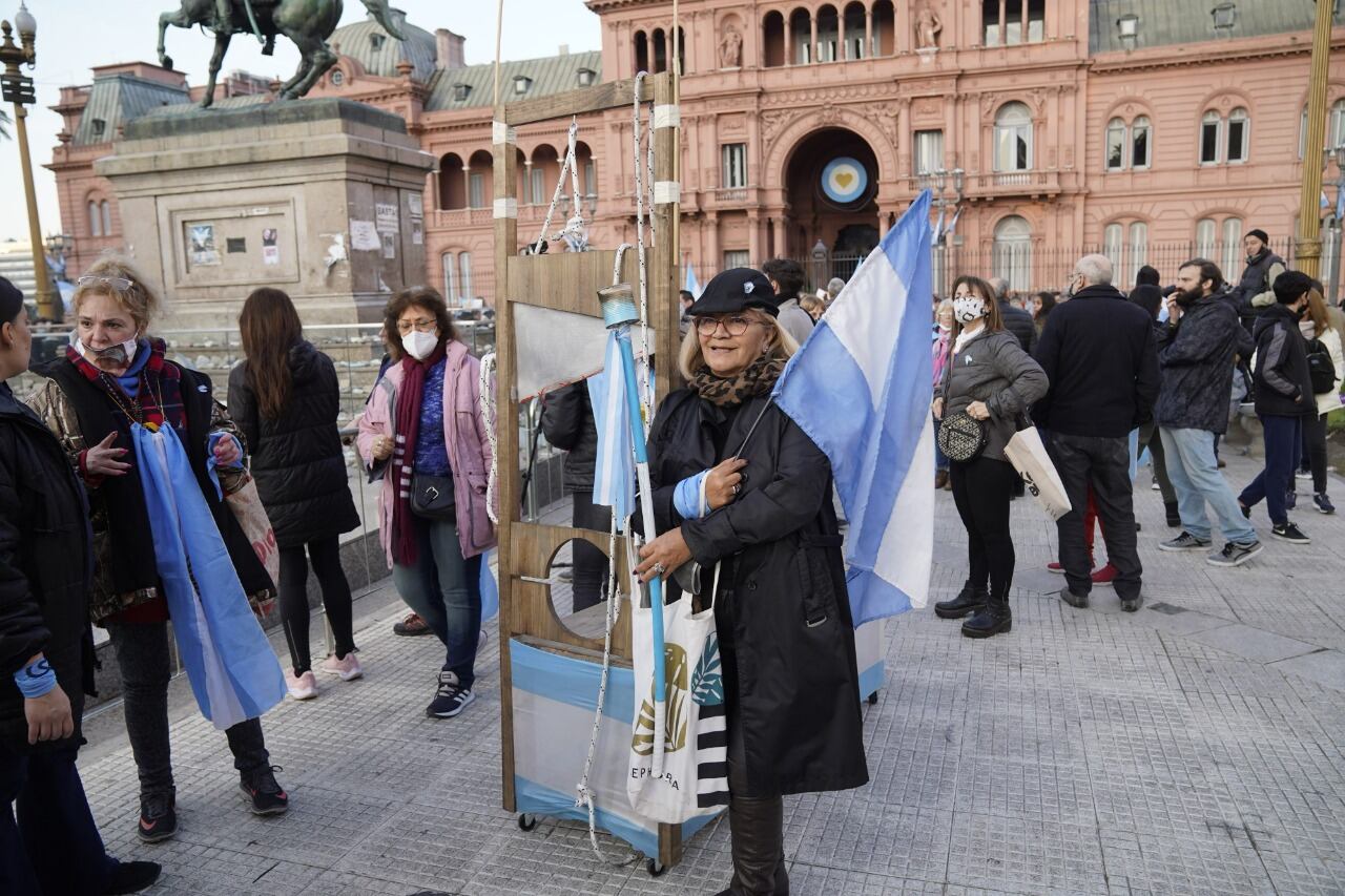 Algunos hasta hicieron una guillotina. 