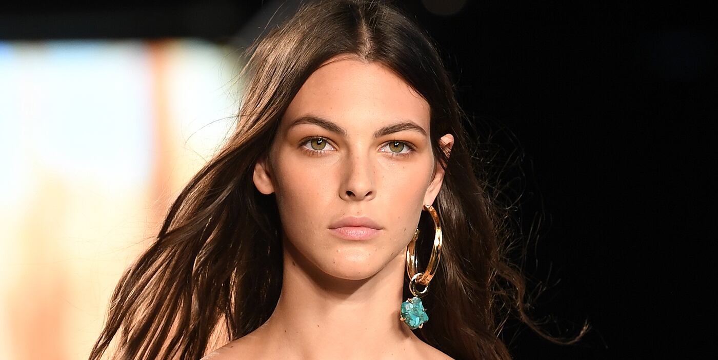 Vittoria Ceretti en Milan (Photo by Daniele Venturelli/Daniele Venturelli/WireImage )