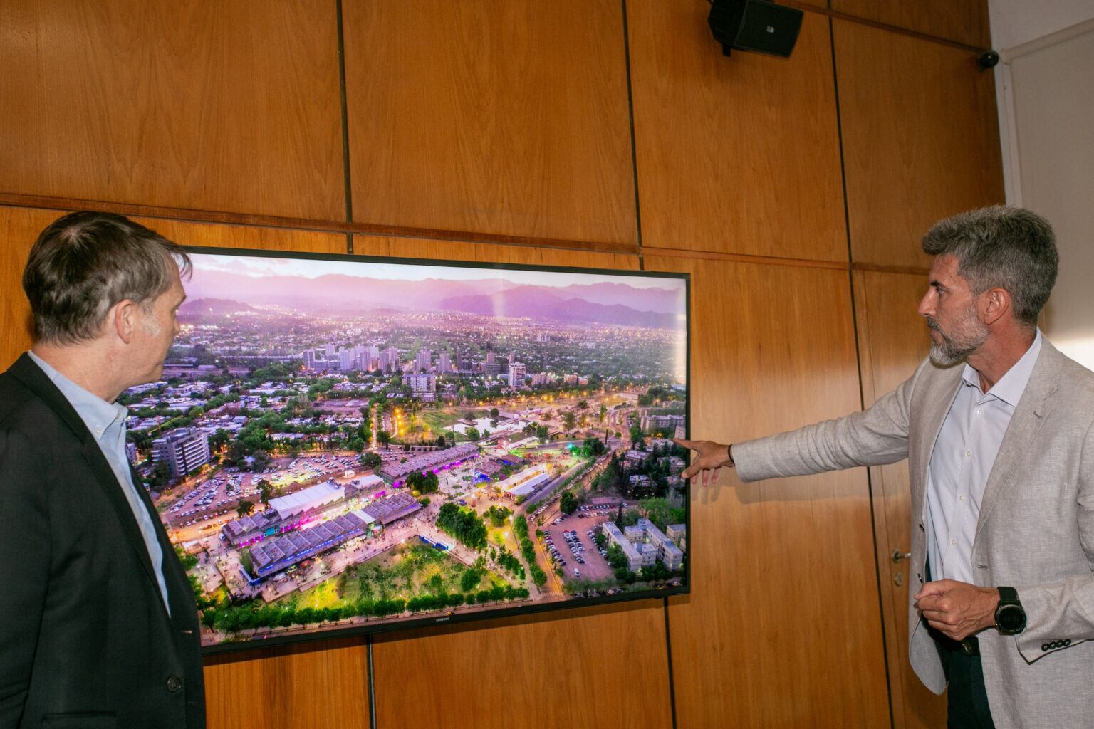 Ulpiano Suarez recibió a Andrés Palau en la Ciudad de Mendoza