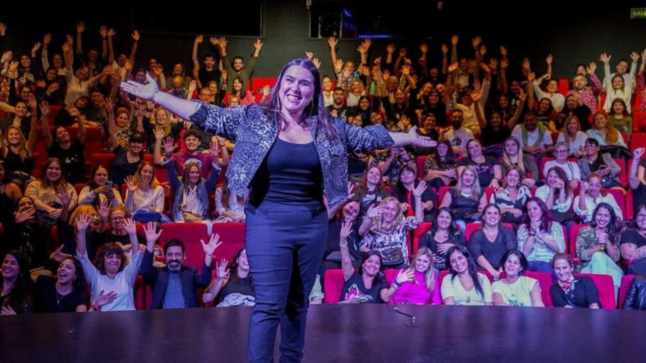 Malena Guinzburg vuelve a Mendoza con su show, "Querido Diario". Fuente Instagram @mguinzburg PH: @sofmunoz.ph