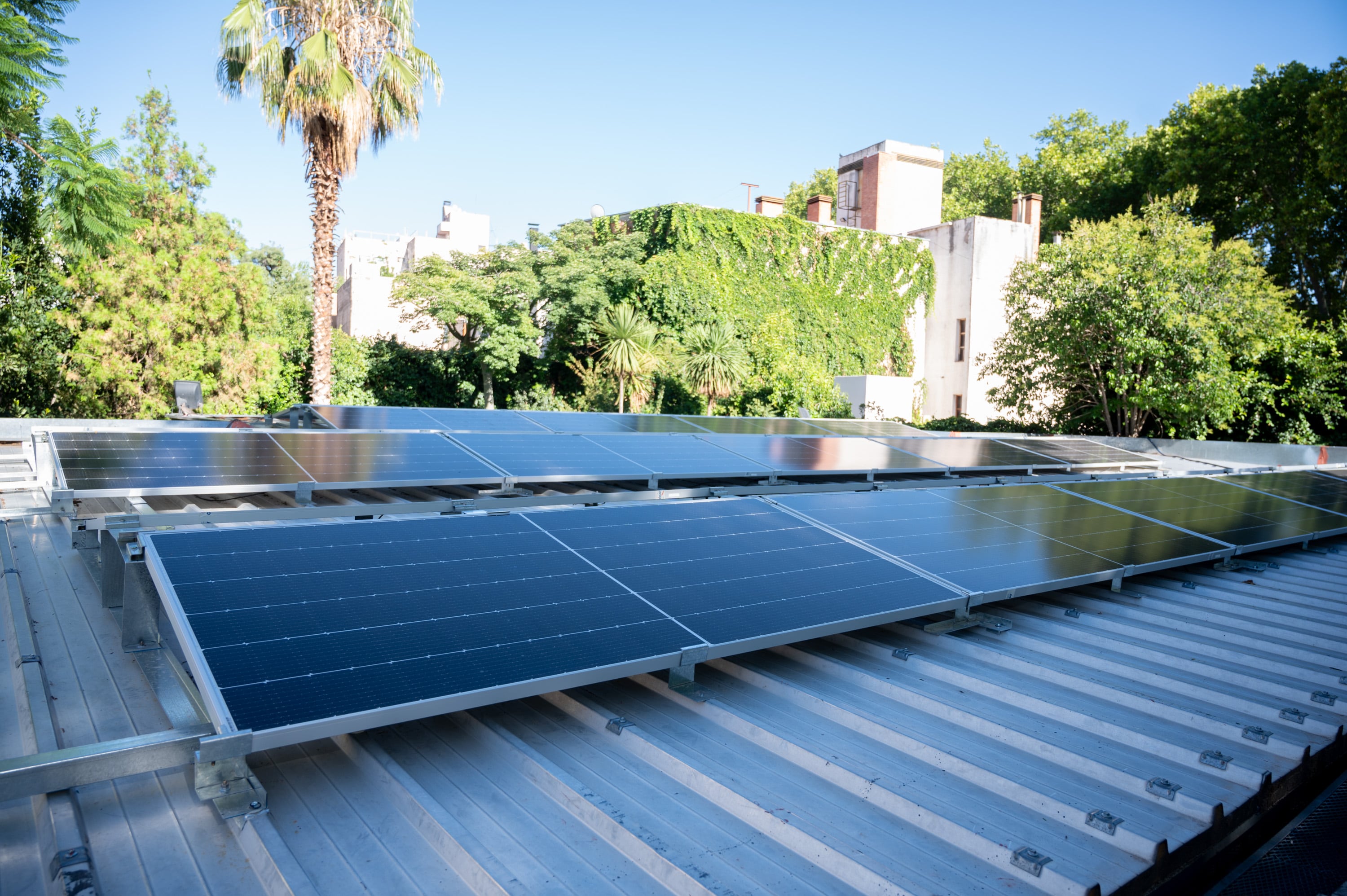 Restaurante mendocino instaló paneles solares para abastecerse de energía.