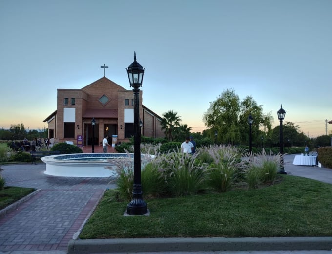 El parque Jardín de Gloria cuenta con parcelas de cuatro niveles, estacionamiento, crematorio y una Iglesia. Foto: Los Andes Memorial / Facebook.