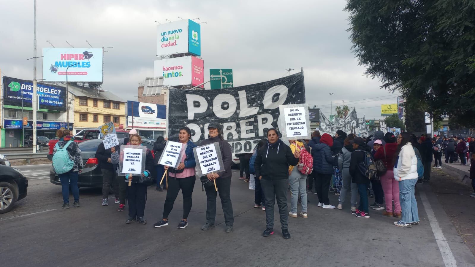 El Polo Obrero corta el ingreso a la Ciudad. Foto: Gentileza