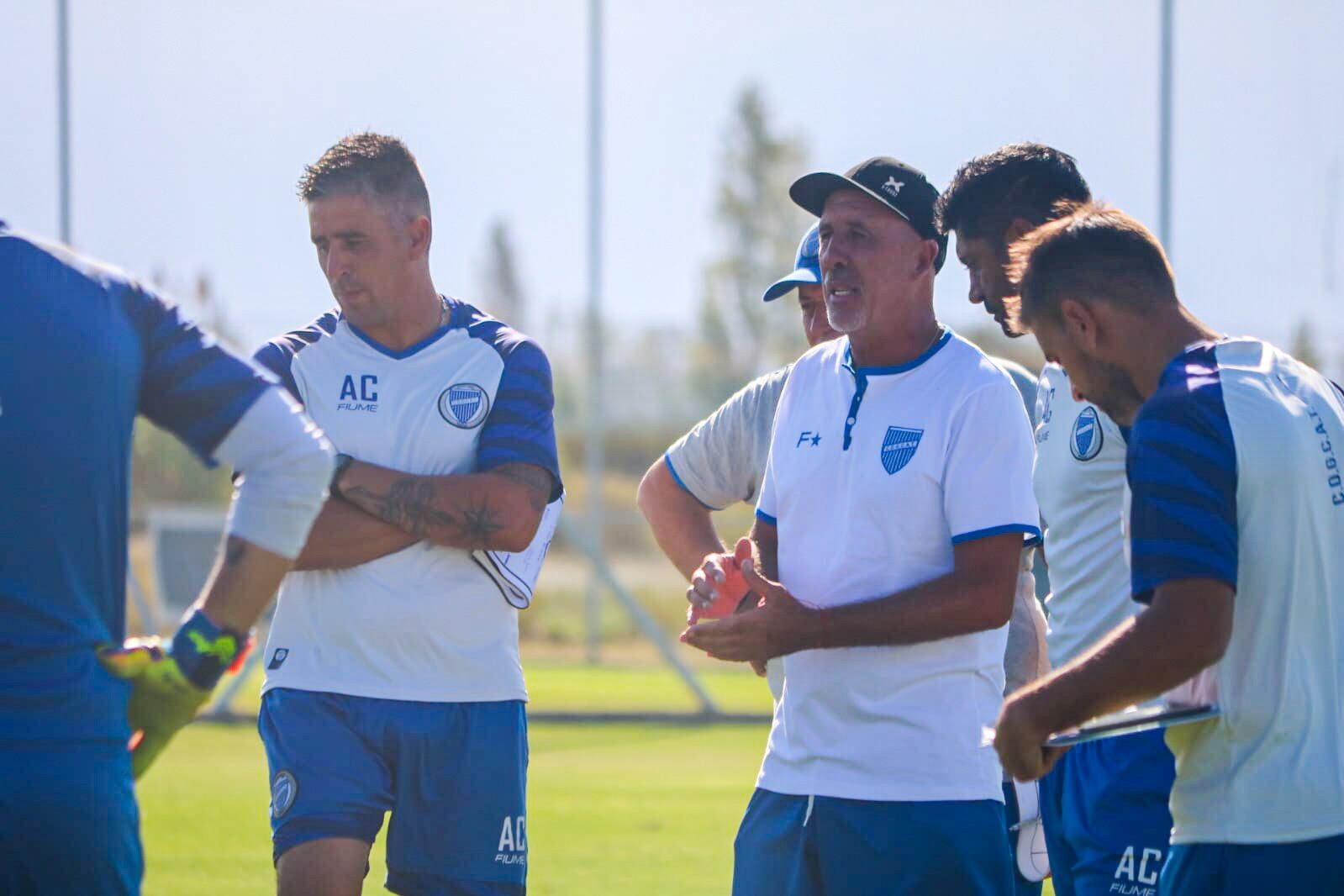 Daniel Oldrá, junto a Nelson Ibañez, Nicolás Olmedo, Guillermo Franco y Marcelo Marcucci se hicieron cargo del plantel / Prensa Godoy Cruz.