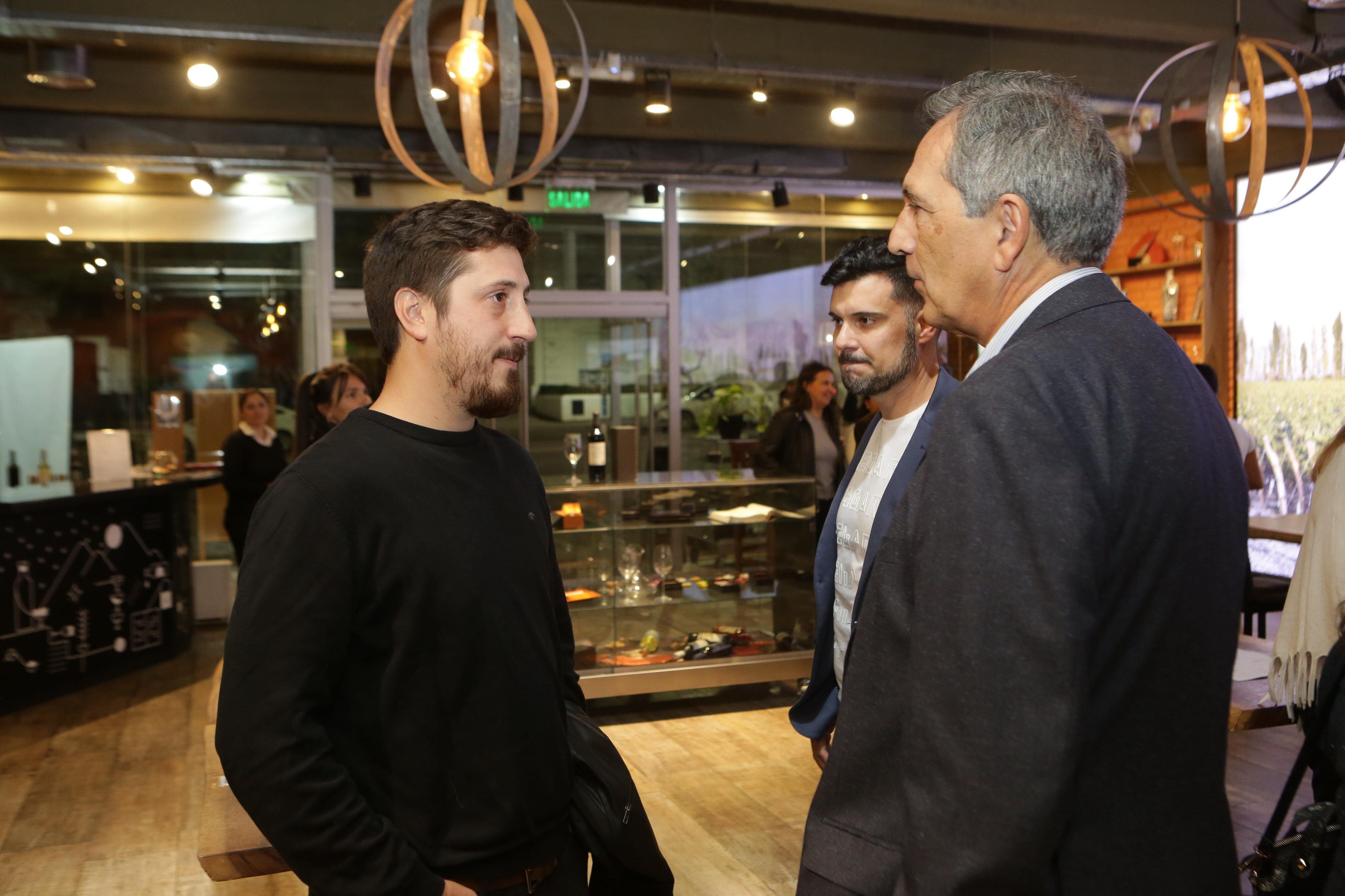 Ramiro Vergara y Pablo Ocaña (ICEO S.A) y  Daniel Rabino (Director Departamento de Higiene de los Alimentos)