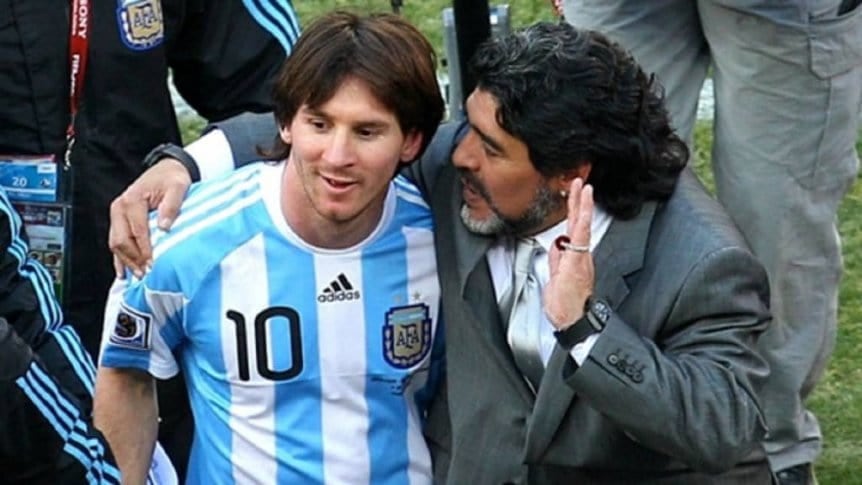 Diego Maradona y Lionel Messi tienen la intersección principal del pueblo.