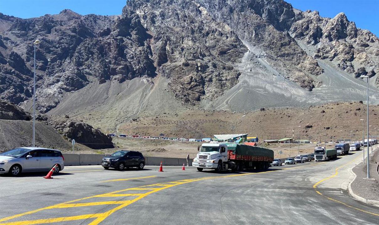 Cruce a Chile, el promedio de demoras fue de 7 horas por el túnel Internacional Cristo Redentor