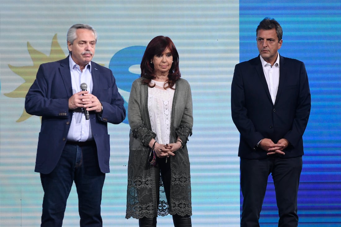 Cristina Fernández de Kirchner y Alberto Fernández tras la derrota del Frente de Todos en las elecciones PASO 2021. Foto: Archivo / Los Andes