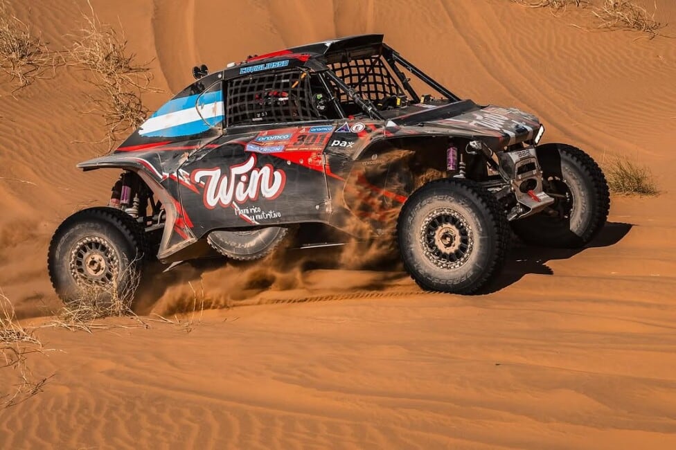 El buggy de Cavigliasso continúa rumbo a la meta del Dakar 2025, siempre en la primera posición de la categoría Challenger.