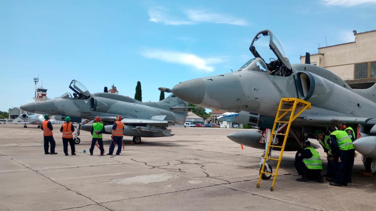 Aviones A4-AR brindarán seguridad en el espacio aéreo. Foto: Télam