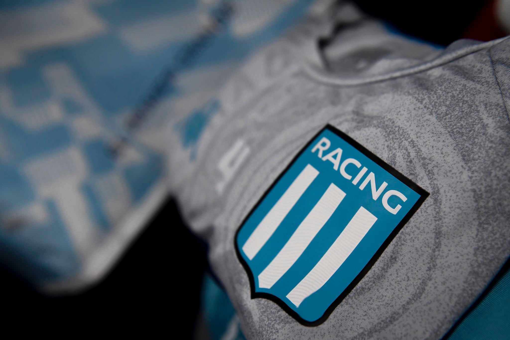 El insólito diseño del escudo de Racing