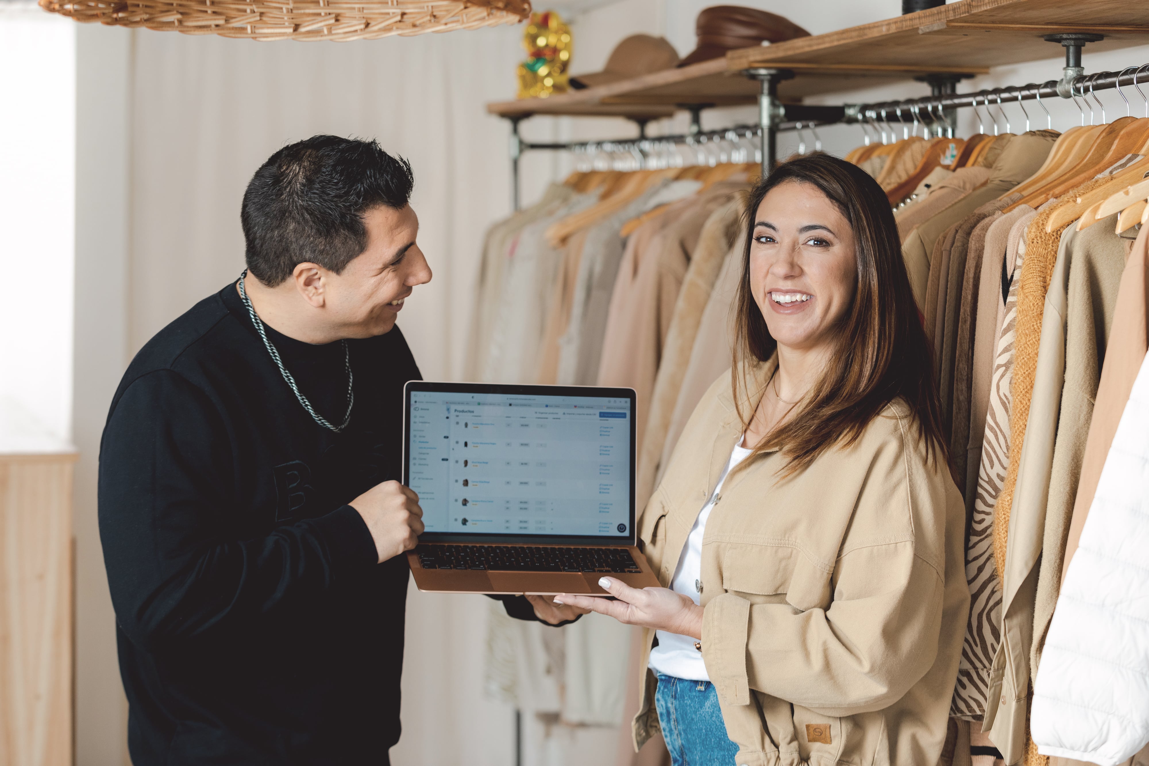 Empresas, como Simona, se expanden al comercio digital con las herramientas de Tiendanube.