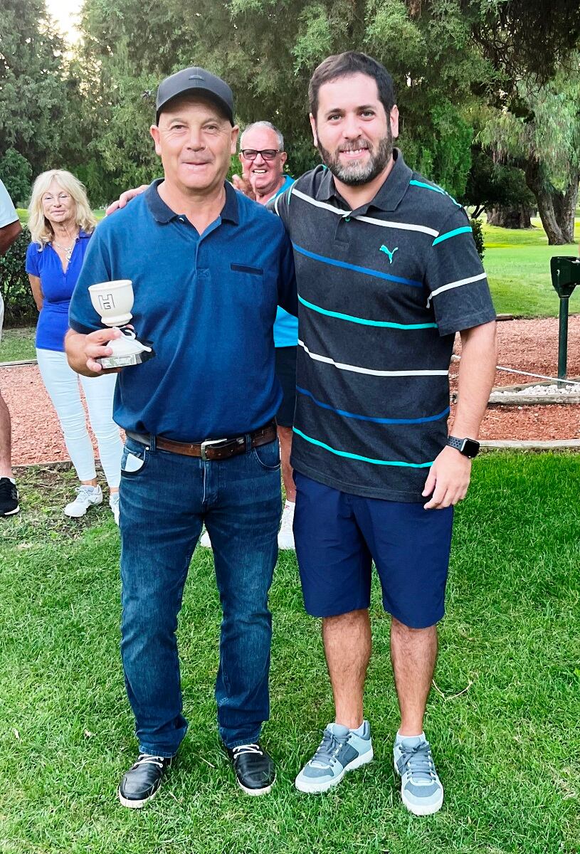 Fabián Díaz, premiado por Enrique Figueroa. / Gentileza.