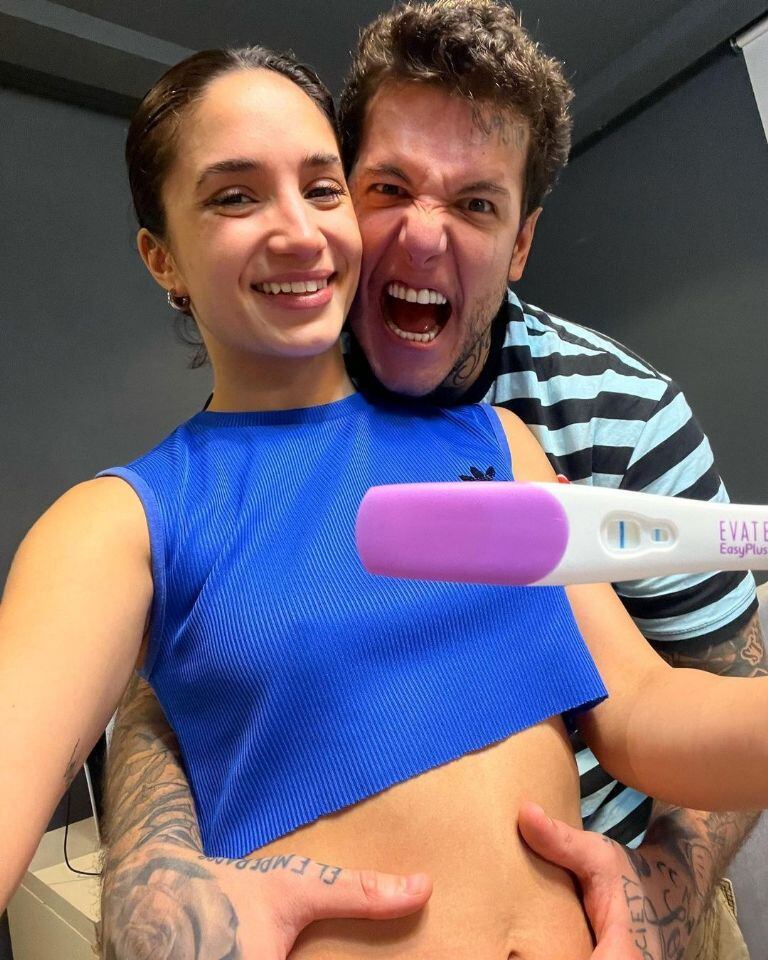 Alex Caniggia confesó la reacción de sus padres al enterarse que serán abuelos.