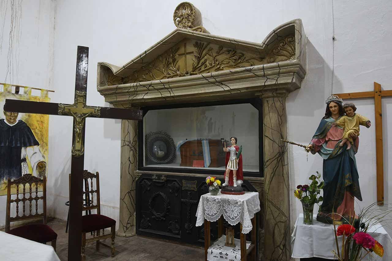 En la urna se encuentran los restos de Pedro Pascual Segura, quien fuera cuatro veces gobernador de Mendoza. | Foto: José Gutiérrez / Los Andes