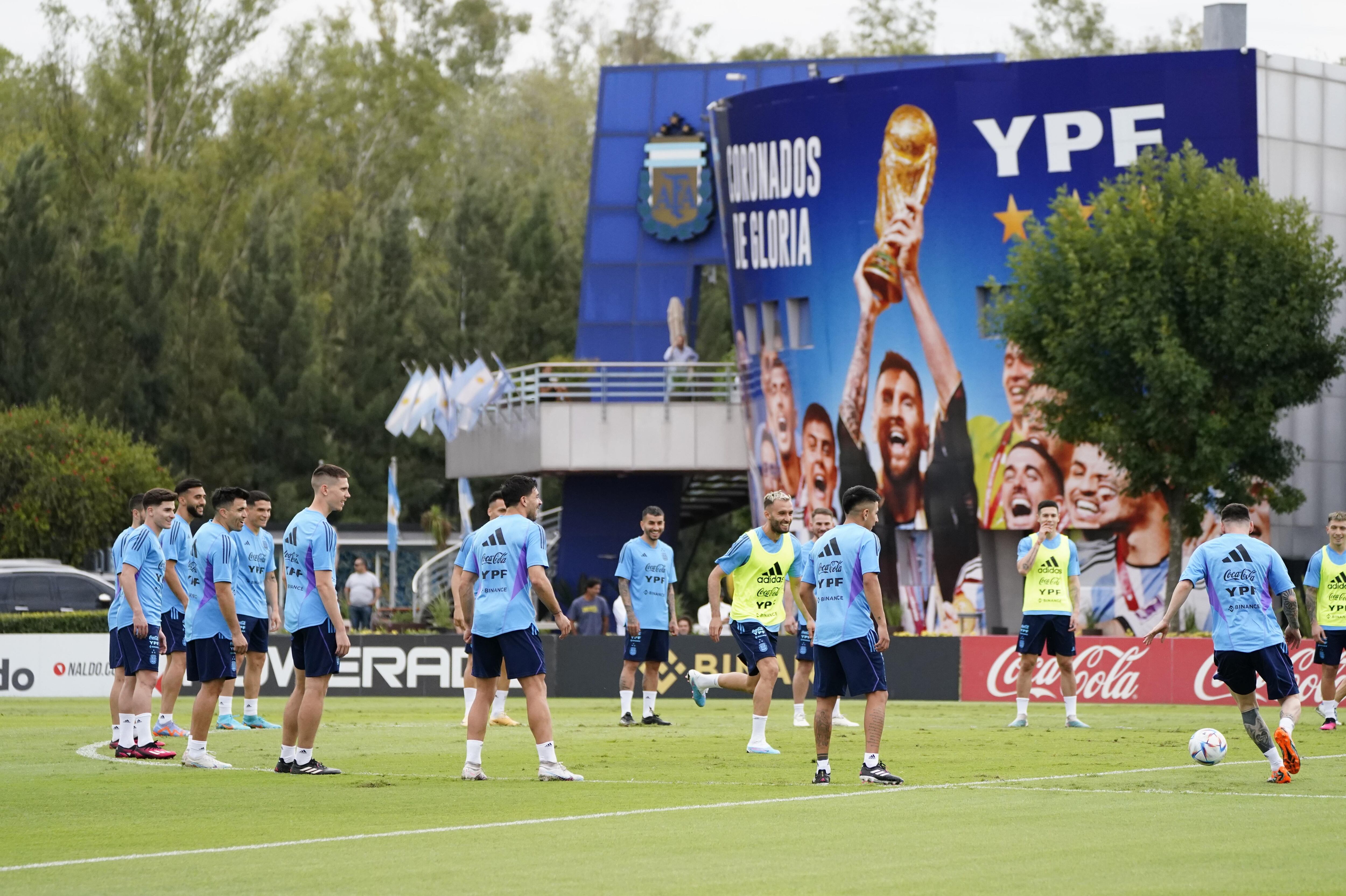 Entrenamiento de la Selección Argentina en el predio de Ezeiza (Gentileza Clarín)