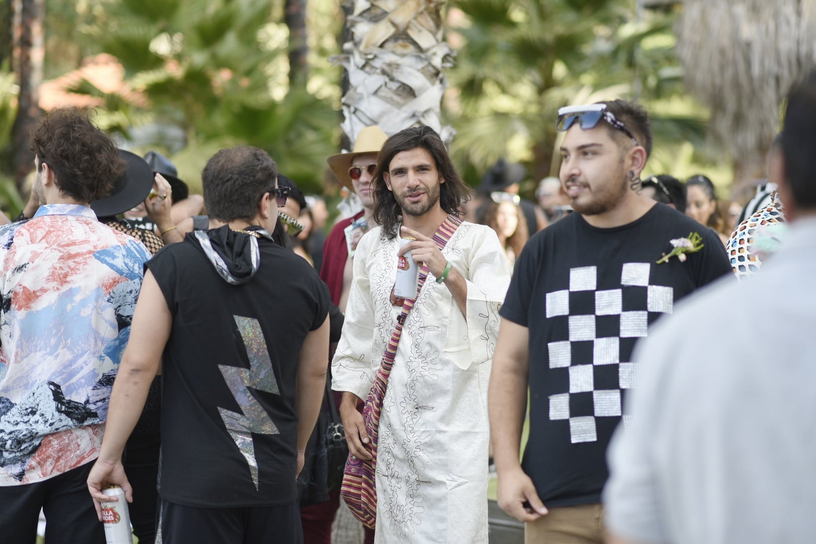 Los invitados con unos looks super originales, inspirados en Festivales Musicales.
PH: Fer Fex