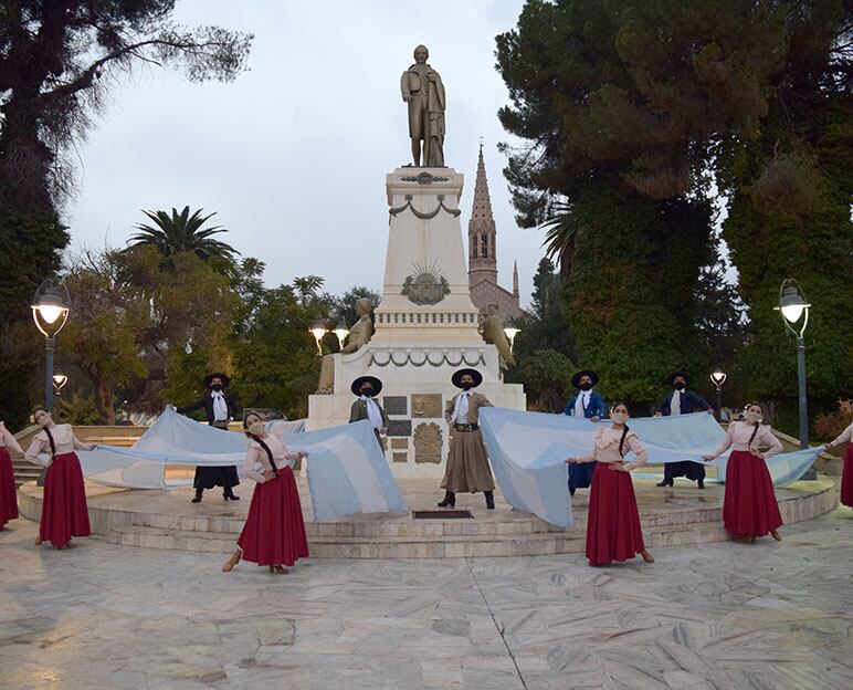 El ballet municipal de Godoy Cruz participa de los festejos en ese departamento.