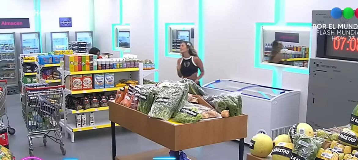 Julieta y Daniela hicieron la compra semanal