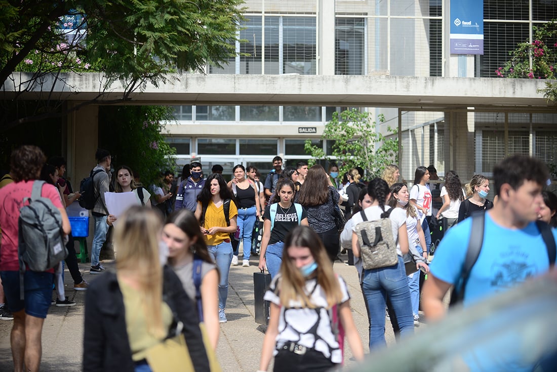 Los estudiantes tienen problemas para conseguir trabajo.